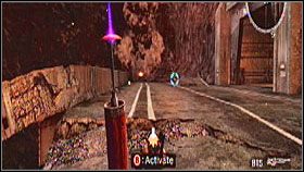 Gdy będziesz w środku, w pierwszej sali możesz zeskoczyć na dolny poziom i zgarnąć Gatling Guna - Misja 9 | Solucja Lost Planet Extreme Condition - Lost Planet: Extreme Condition - PC - poradnik do gry