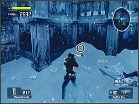 Gdy skręcisz już w lewo w główną ulicę pierwszej części poziomu, tarcza ta będzie po lewej stronie, niedaleko jednej ze stacjonarnych wyrzutni rakiet - Misja 6 - Tarcze | Tarcze w Lost Planet Extreme Condition - Lost Planet: Extreme Condition - PC - poradnik do gry