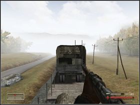 Ostrożnie zmierzamy dalej, bo na dachu jest jeszcze jeden żołnierz uzbrojony w samopowtarzalny karabin - Misja 7 - Pociąg - cz. 2 | Mortyr III Akcje Dywersyjne - Mortyr III: Akcje Dywersyjne - poradnik do gry