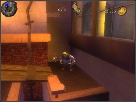 Wyrusz przed siebie rozprawiając się z napotkanymi przeciwnikami - [Solucja] Etap 19 - Zniszczone ulice | Shrek Trzeci - Shrek Trzeci - poradnik do gry