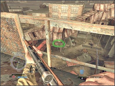 Spróbuj teraz przyjrzeć się budynkowi, do którego i tak będziesz musiał się udać - Destroy Tanks on Railcars (cz.2) | Operation Varsity w Medal of Honor Airborne - Medal of Honor: Airborne - poradnik do gry