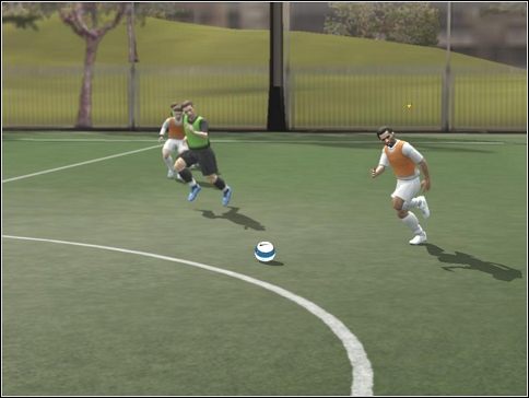 Szybkość piłkarza może być również wykorzystana w jeszcze prostszy sposób - Drybling | Sterowanie | FIFA 08 - FIFA 08 - poradnik do gry