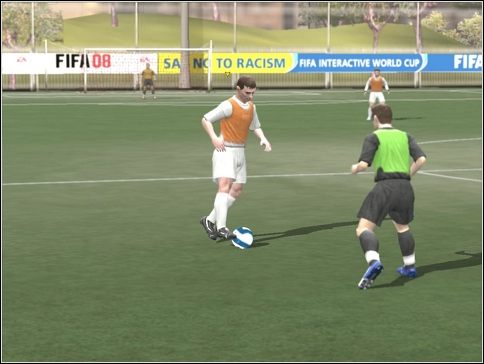 Przy korzystnym wyniku można zastosować kontrolę tempa - Drybling | Sterowanie | FIFA 08 - FIFA 08 - poradnik do gry