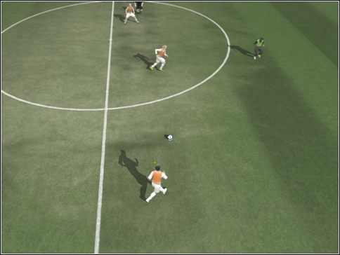 Aby jeszcze lepiej rozegrać akcję, spróbuj podań na jeden kontakt - Podania | Sterowanie | FIFA 08 - FIFA 08 - poradnik do gry
