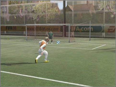 O wiele bardziej finezyjnym rozwiązaniem jest strzał techniczny - Strzały | Sterowanie | FIFA 08 - FIFA 08 - poradnik do gry