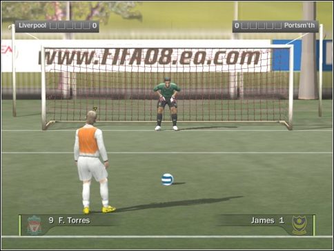 Jako bramkarz możemy wykonywać rozmaite ruchy, dekoncentrujące wykonawcę karnego - Stałe fragmenty | Sterowanie | FIFA 08 - FIFA 08 - poradnik do gry