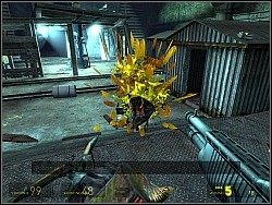 Gdy winda zjedzie na dół, natychmiast do niej wejdź i przełącz przycisk, aby wjechać do góry - [Solucja] Ów żywot vortalny cz.4 | Half-Life 2 Episode Two - Half-Life 2: Episode Two - poradnik do gry