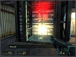 Kiedy będziesz już wysoko, zauważysz że vort wjeżdża na górę drugą windą - [Solucja] Ów żywot vortalny cz.4 | Half-Life 2 Episode Two - Half-Life 2: Episode Two - poradnik do gry