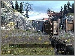 Gdy zbliżysz się do wejścia za nasypem ogrodzonym drewnianymi ścianami, coś zacznie się dziać - [Solucja] Freeman Pontifex cz.1 | Half-Life 2 Episode Two - Half-Life 2: Episode Two - poradnik do gry