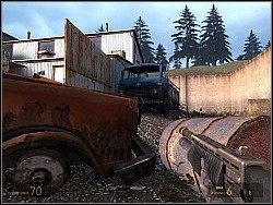 Na pace ciężarówki znajdują się zapasy - [Solucja] Poza zasięgiem cz.2 | Half-Life 2 Episode Two - Half-Life 2: Episode Two - poradnik do gry