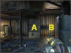 Po włożeniu wtyczki do kontaktu, Alyx wróci do komunikatora i nawiąże łączność ze swoim ojcem - Poradnik do gry - [Solucja] Początek cz.1 | Half-Life 2 Episode Two - Half-Life 2: Episode Two - poradnik do gry