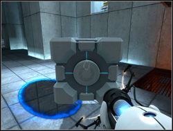 Strzel gdziekolwiek w podłogę i wraz z kostką przejdź przez portal - Pomieszczenie testowe nr 09 | Portal - Portal - poradnik do gry