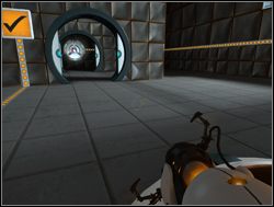 Wróć do pokoju z przyciskami i stań na tym umieszczonym naprzeciwko drzwi - Pomieszczenie testowe nr 17 | Portal - Portal - poradnik do gry