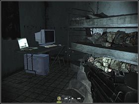 Pierwszy laptop zlokalizowany jest w kajucie, z której wychodzi pijany marynarz - Zbędna załoga | Materiały wywiadowcze | Call of Duty 4 Modern Warfare - Call of Duty 4: Modern Warfare - poradnik do gry