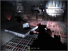 Kolejny laptop leży na podłodze w pierwszej z trzech ładowni statku - Zbędna załoga | Materiały wywiadowcze | Call of Duty 4 Modern Warfare - Call of Duty 4: Modern Warfare - poradnik do gry