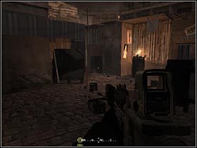Po przejściu przez dziurę w siatce, znajdziesz się na bazarze - Bagno | Materiały wywiadowcze | Call of Duty 4 Modern Warfare - Call of Duty 4: Modern Warfare - poradnik do gry