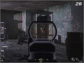 Załatwiwszy wrogów w domu (#28), poczekaj aż dołączą do Ciebie kompani - Zaciemnienie | Solucja Call of Duty 4: Modern Warfare - Call of Duty 4: Modern Warfare - poradnik do gry