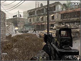 Gdy obrońcy zostaną wyeliminowani, czołg ruszy do przodu i wjedzie w kolejną uliczkę (#100) - Świnia bojowa | Solucja Call of Duty 4: Modern Warfare - Call of Duty 4: Modern Warfare - poradnik do gry