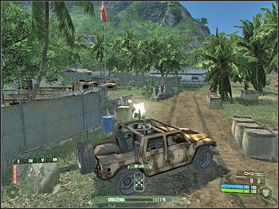 Przy budynku ratusza stoi drugi pojazd opancerzony (screen) - Crysis: Misja 2, Recovery - Dotarcie do budynku szkoły cz.2 - solucja - Crysis - poradnik do gry