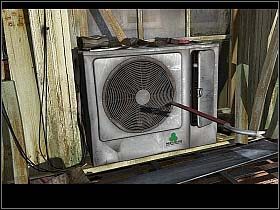 Podejdź do lewego okna i podsłuchaj rozmowę opryszków - Melina gangsterów (1) | Dzień 2 | Art of Murder Sztuka Zbrodni - Art of Murder: Sztuka Zbrodni - poradnik do gry