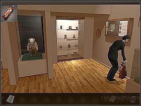 Te mieszczą się w gablocie w centrum sali, jednak żaden z nich nie przypomina narzędzia, którego szkic masz przy sobie - Muzeum Sztuki Prekolumbijskiej (1) | Dzień 1 | Art of Murder Sztuka Zbrodni - Art of Murder: Sztuka Zbrodni - poradnik do gry