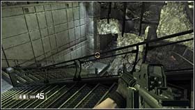 Po dotarciu do kolejnych schodów przygotuj się na wymianę ognie, gdyż podczas ich pokonywania zostaniesz ostrzelany - WRECKED - Last Throes | BlackSite Area 51 - BlackSite: Area 51 - poradnik do gry