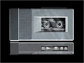 W szufladzie znajdziesz dyktafon oraz figurkę akrobaty - Posiadłość Mortonów - Piwnice i Parter (2) | Edward Carnby | Alone in the Dark - Alone in the Dark: Koszmar powraca - poradnik do gry