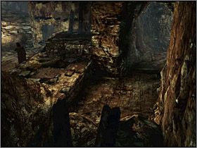 Przeskocz przez jeden kamienny blok, a następnie przez drugi (właściwa droga pokazana jest na powyższych zrzutach ekranu) - Świat Mroku (2) | Edward Carnby | Alone in the Dark Koszmar powraca - Alone in the Dark: Koszmar powraca - poradnik do gry