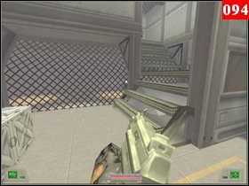 Uporaj się z wszystkimi oprychami (zabierz granaty po prawej) i przejdź przez drzwi, które się znajdują za czołgami po lewej stronie - Misja 04 - Syberia (1) | Opis przejścia Soldier of Fortune - Soldier of Fortune - poradnik do gry