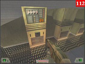 Niestety są one zamknięte, aby je otworzyć zeskocz na dół z kładki i przejdź przez znajdujące się tam drzwi (naprzeciwko nich za filarem na paczce jest apteczka) - Misja 04 - Syberia (2) | Opis przejścia Soldier of Fortune - Soldier of Fortune - poradnik do gry