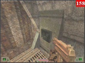 Zabierz przedmioty leżące po lewej (w paczce jest apteczka) i wyjdź przez drzwi, skręć w lewo a potem skieruj się do hangaru, z którego wyjechała ciężarówka - Misja 05 - Irak (2) | Opis przejścia Soldier of Fortune - Soldier of Fortune - poradnik do gry
