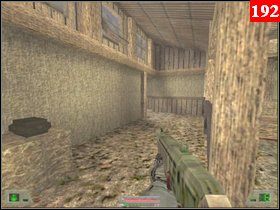 Idź na górę, (jak zejdziesz na dół będzie kilka gości do załatwienia oraz gogle i amunicja na samym dole) podejdź do pulpitu i wciśnij przycisk, maszyna się podniesie i wypuści paczkę, wtedy wciśnij guzik jeszcze raz, maszyna weźmie inna paczkę i otworzy drzwi w podłodze, wskocz tam - Misja 07 - Sudan (1) | Opis przejścia Soldier of Fortune - Soldier of Fortune - poradnik do gry