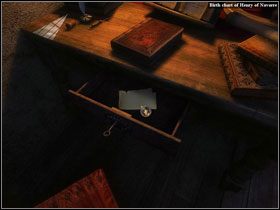 który otwiera szufladkę z biurku w jego biurze - Friday March 29, 1566 cz.5 | Nostradamus Ostatnia Przepowiednia - Nostradamus: Ostatnia Przepowiednia - poradnik do gry