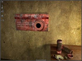 Rękę znajdziesz na zielonej platformie na biurku przy rurze od poczty - Opis przejścia cz.10 | Ghost in the Sheet - Ghost in the Sheet - poradnik do gry