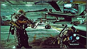 To jednocześnie otworzy drogę ciężko opancerzonemu żołnierzowi - Aircraft carrier | Misje | Army of Two - Army of Two - poradnik do gry