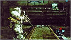 Gdy już się znajdziesz na zewnątrz, podnieś tarczę i podążaj za torami - China | Misje | Army of Two - Army of Two - poradnik do gry