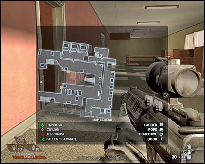 Jak się zapewne domyślasz, powinieneś zbliżyć się do oszklonej części dachu - Biblioteka publiczna (cz.2) | Akt 3 - Centrum rekreacyjne | Rainbow Six Vegas 2 - Tom Clancys Rainbow Six Vegas 2 - poradnik do gry