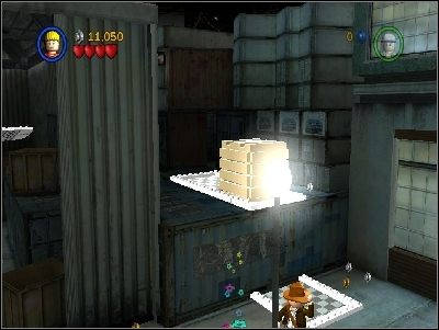 Znajdziesz się w hangarze samolotu - Chapter 1 - Shanghai Showdown (cz.2) - Świątynia Zagłady - LEGO Indiana Jones: The Original Adventures - poradnik do gry