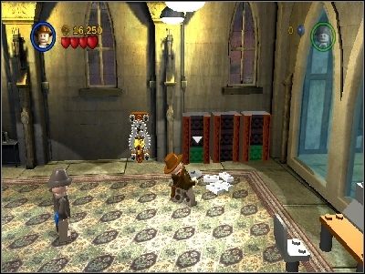 W następnym pomieszczeniu pokonaj przeciwników i zniszcz wszystkie sprzęty - Chapter 2 - Castle Rescue (cz.2) - Ostatnia Krucjata - LEGO Indiana Jones: The Original Adventures - poradnik do gry