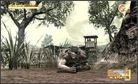 Nie ma potrzeby zdejmowania strażnika z wieżyczki, gdyż za każdym razem po kilkudziesięciu sekundach przybiega następny, który może narobić trochę rabanu - South America - Confinement Facility | Akt drugi Metal Gear Solid 4 - Metal Gear Solid 4: Guns of the Patriots - poradnik do gry