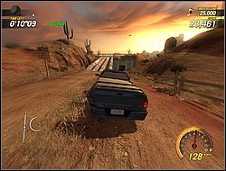 Korzystanie ze skoczni złożonej z rur jest dość ryzykowne - możesz stracić tutaj wiele cennych sekund - [Tryb Carnage] Wyzwania cz. 2 | FlatOut Apokalipsa - FlatOut: Apokalipsa - poradnik do gry