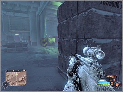 Zignoruj napotkane ciała zamarzniętych żołnierzy i włącz sobie kamuflaż - Znalezienie drogi przez lotniskowiec | Misja 4 | Crysis Warhead - Crysis: Warhead - poradnik do gry