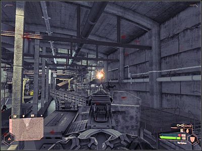 Przeskocz teraz na pokazany na screenie prawy balkonik - Zlokalizowanie pociągu | Misja 5 | Crysis Warhead - Crysis: Warhead - poradnik do gry