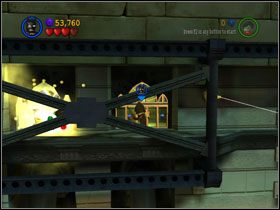 Free Play: Zaraz za cysterną użyj silnej postaci na kontenerach, po czym wespnij się po linach na okna - You Can Bank on Batman (cz.1) | Heros Episode 1 | LEGO Batman The Videogame - LEGO Batman: The Videogame - poradnik do gry