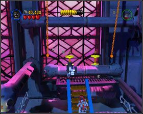 Użyj batarangu na mocowaniach trzymających dwie bryły lodu - An Icy Reception (cz.2) | Heros Episode 1 | LEGO Batman The Videogame - LEGO Batman: The Videogame - poradnik do gry