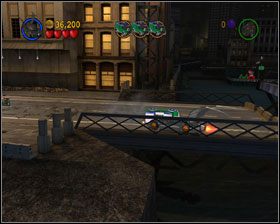 Na prawo masz niebieskie filarki, przy których jest Kanister - Two-Face Chase | Heros Episode 1 | LEGO Batman The Videogame - LEGO Batman: The Videogame - poradnik do gry