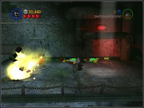 Wysadź srebrny właz na końcu korytarza i wskocz do środka - Under the City (cz.2) | Heros Episode 2 | LEGO Batman The Videogame - LEGO Batman: The Videogame - poradnik do gry