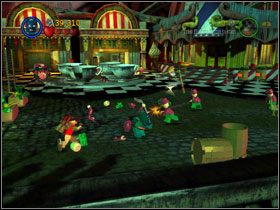 Wyjdź po metalowej ściance i przeskocz na drugą stronę ogrodzenia - Little Fun at the Big Top (cz.2) | Heros Episode 3 | LEGO Batman The Videogame - LEGO Batman: The Videogame - poradnik do gry