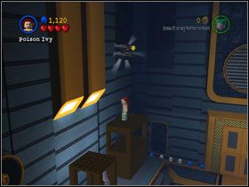 Free Play: Użyj Sonic Suit na trzech gablotach po lewej - An Enterprising Theft (cz.1) | Villiant Episode 4 | LEGO Batman The Videogame - LEGO Batman: The Videogame - poradnik do gry