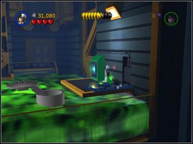 Skompletuj baterie po obu stronach pomieszczenia, by drzwi się otworzyły - An Enterprising Theft (cz.2) | Villiant Episode 4 | LEGO Batman The Videogame - LEGO Batman: The Videogame - poradnik do gry